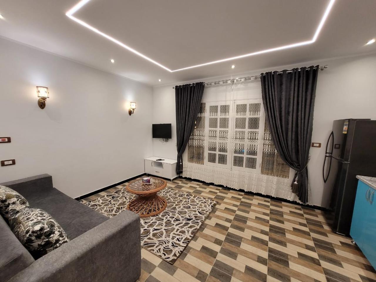 Golden Life Apartments, New With Pool Access * Luxor