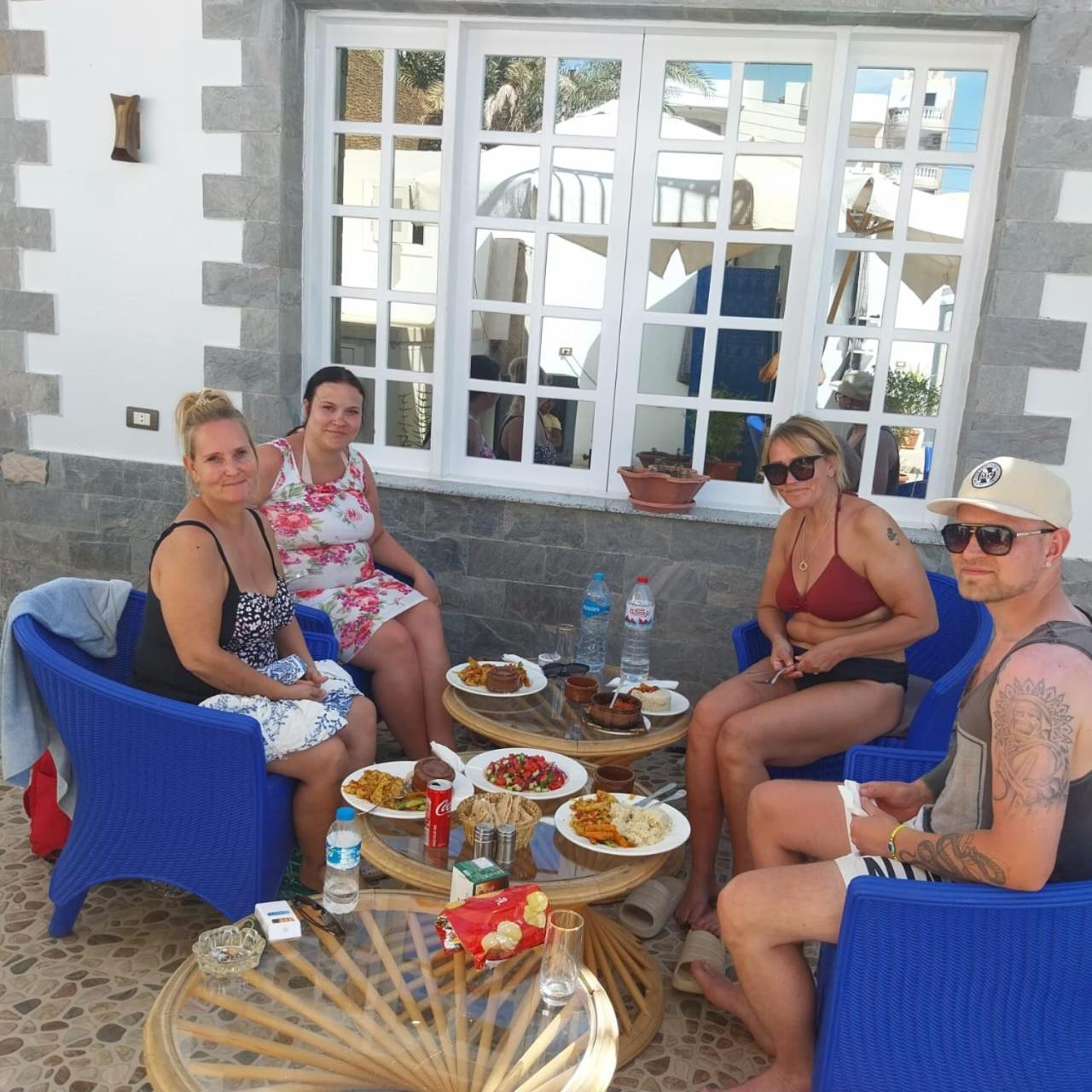 Golden Life Apartments, New With Pool Access *