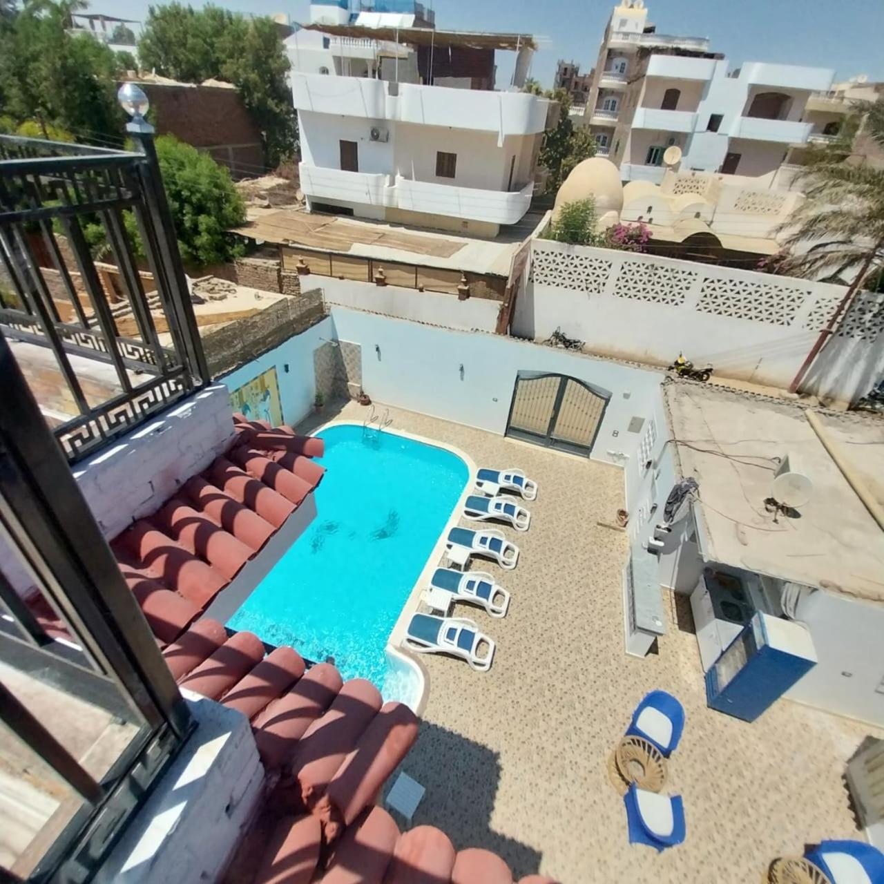 Golden Life Apartments, New With Pool Access Luxor