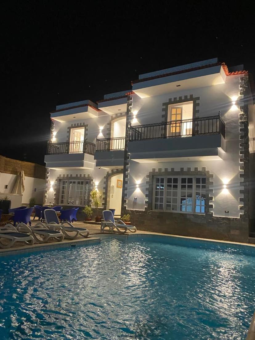 Golden Life Apartments, New With Pool Access Apartment