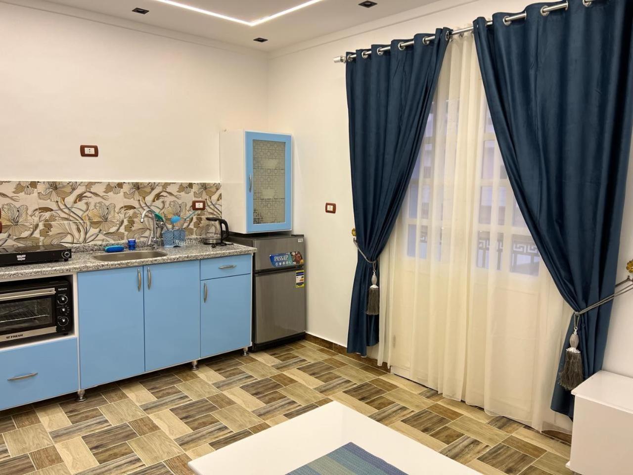 Golden Life Apartments, New With Pool Access * Luxor