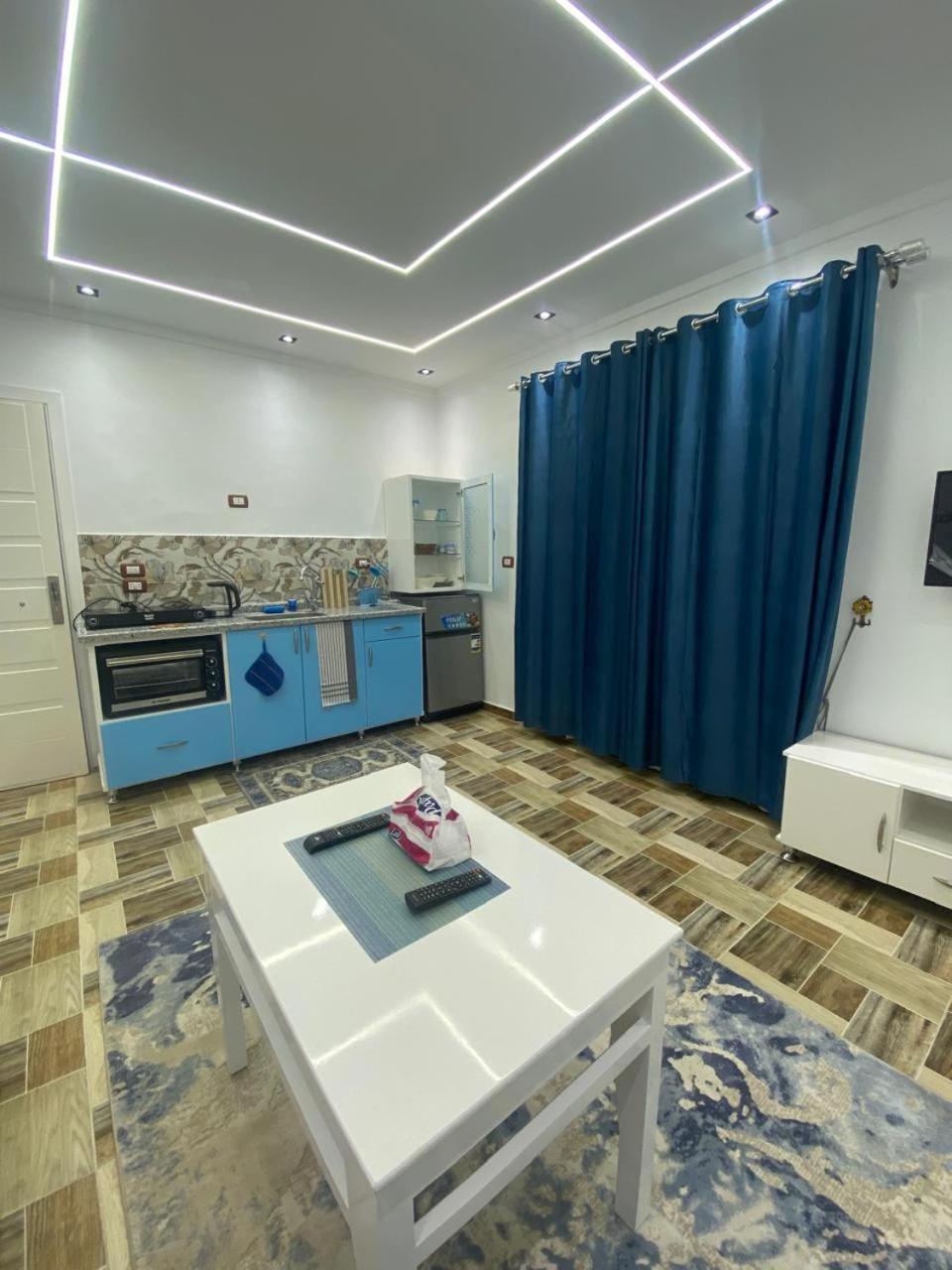 Golden Life Apartments, New With Pool Access Apartment *