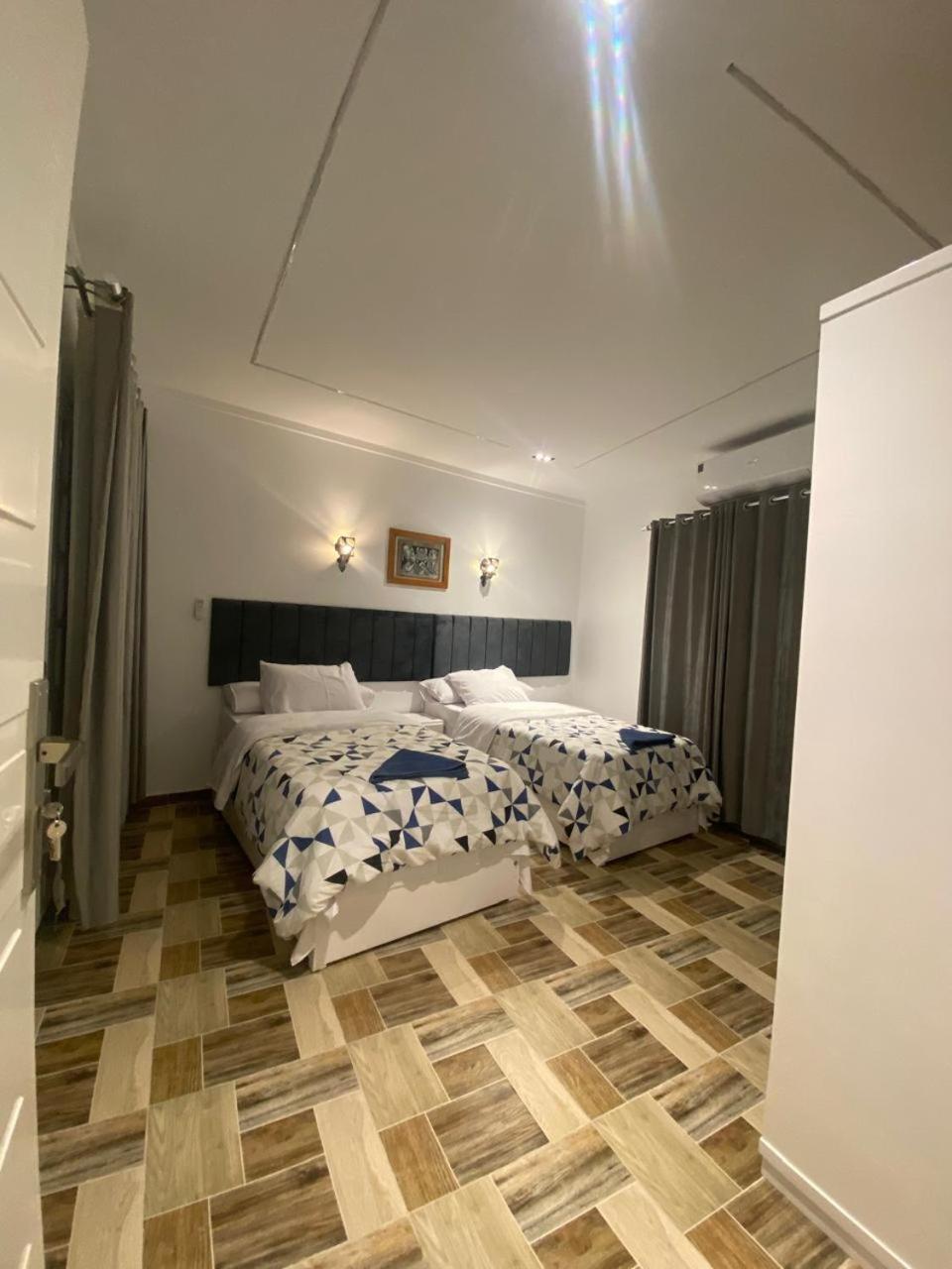 Golden Life Apartments, New With Pool Access *