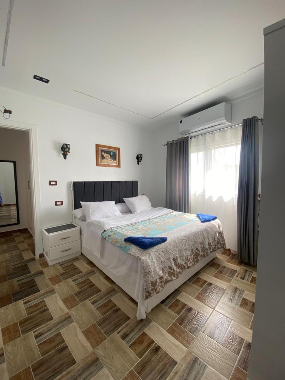 Golden Life Apartments, New With Pool Access Apartment Luxor