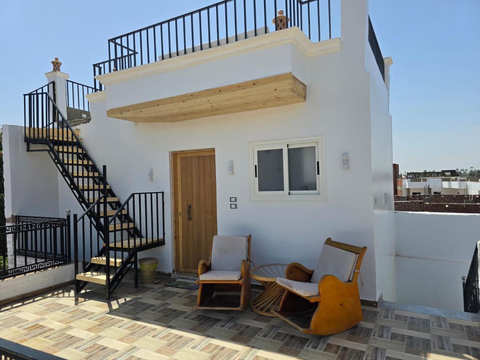 Golden Life Apartments, New With Pool Access Luxor